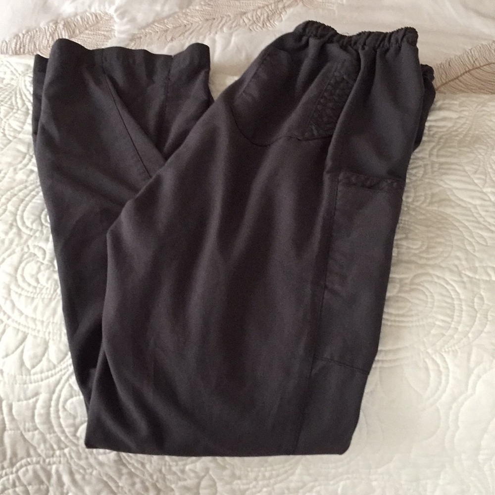 Vera Bradley pewter scrub pant